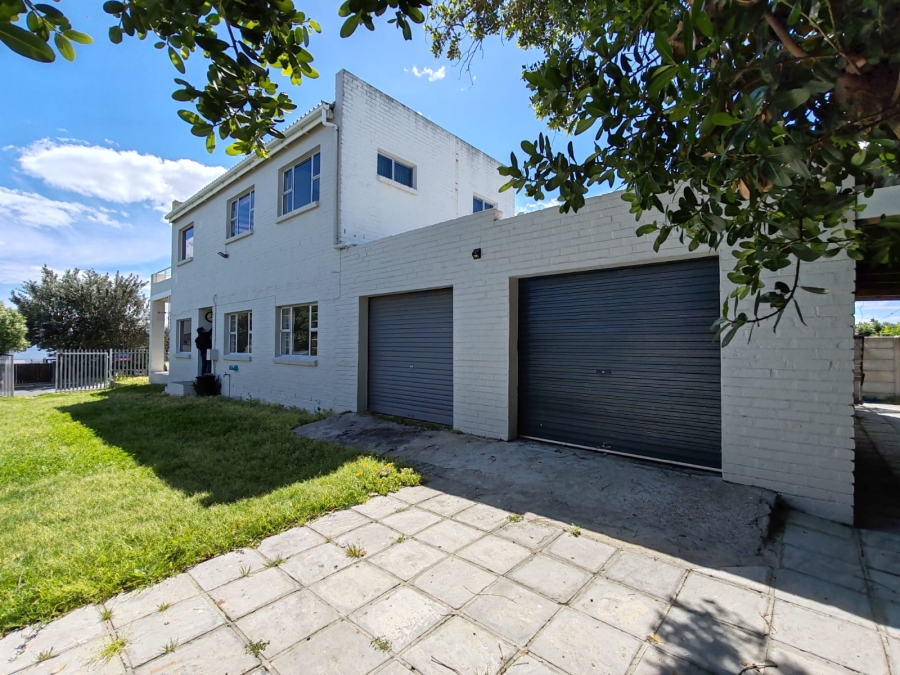 4 Bedroom Property for Sale in De Kelders Western Cape